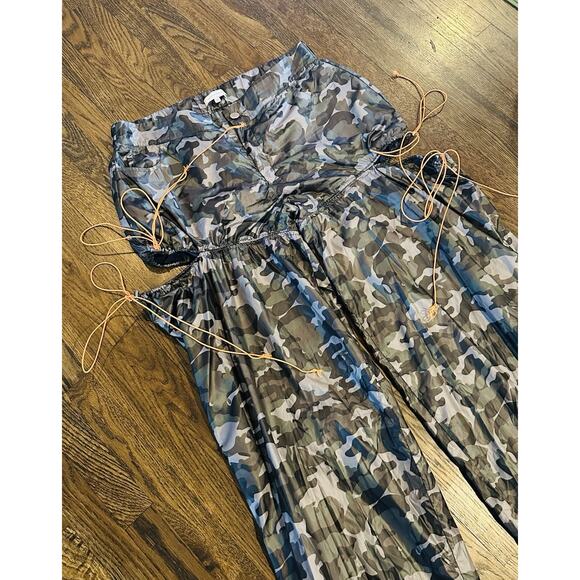 Irregular Exposure Women’s XXL Camo Extra Wide Leg Open Hip Adjustable Ties - Picture 1 of 9